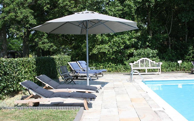 Presto-Parasol-Hotel-legemeer-1-380jimrpw75myuw1s7ikn4